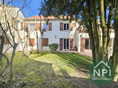 Maison - 280 m² - 9 pièces