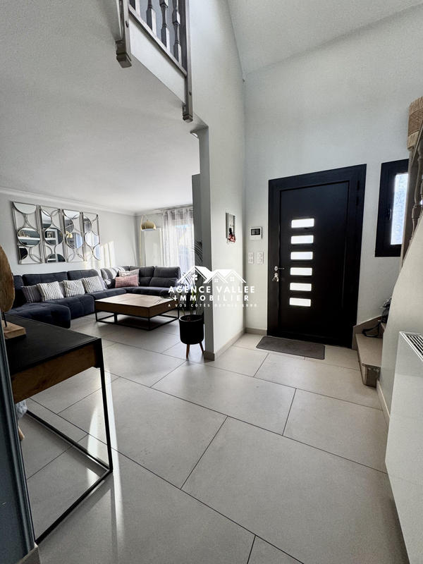 Maison traditionnelle - 160 m² - 7 pièces