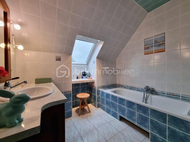 Maison traditionnelle - 152 m² - 6 pièces