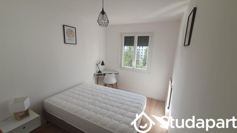 Chambre - 11 m² - 1 pièce