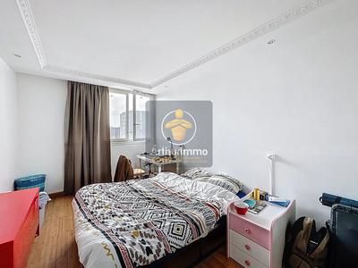 Appartement - 90 m² - 4 pièces