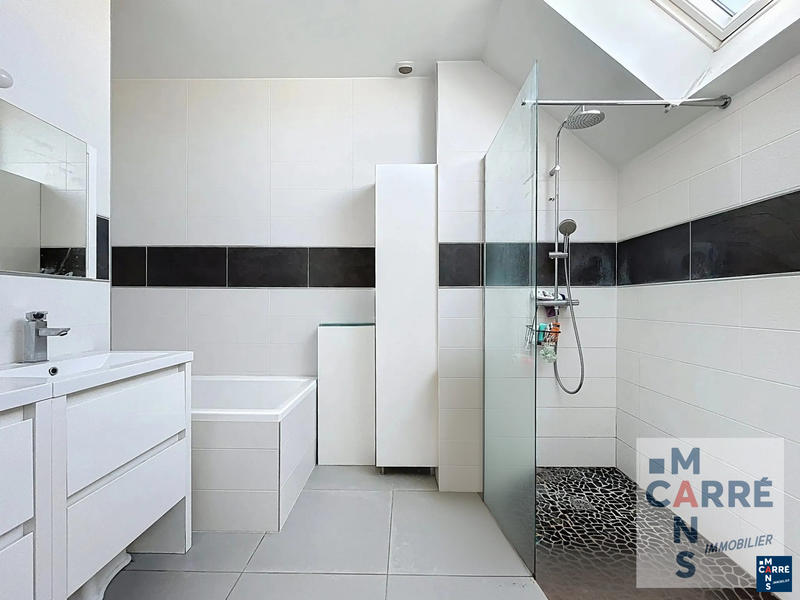 Maison contemporaine - 175 m² - 7 pièces