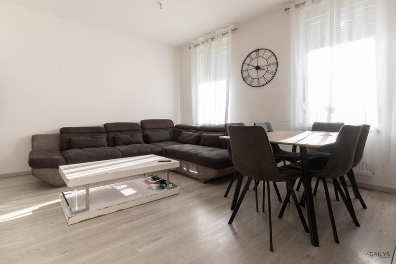 Maison - 162 m² - 9 pièces