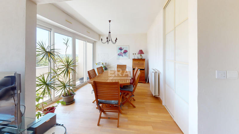 Appartement - 102 m² - 4 pièces