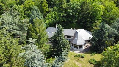 Maison - 310 m² - 8 pièces