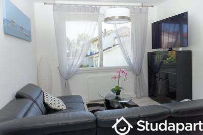 Chambre - 10 m² - 1 pièce