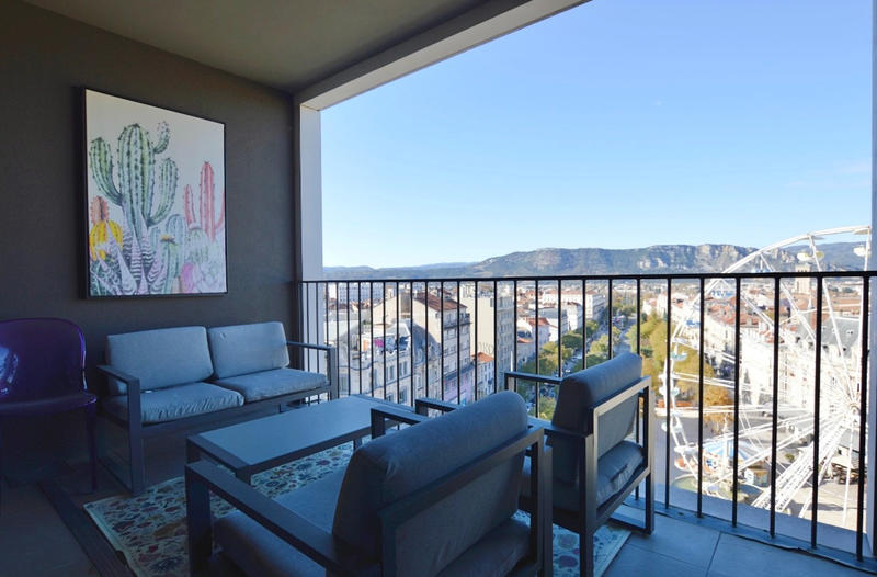 Appartement - 144 m² - 6 pièces