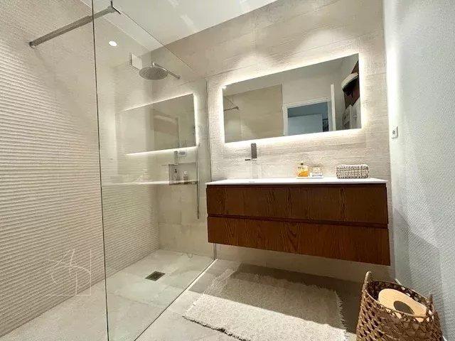 Appartement - 85 m² - 3 pièces