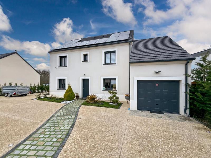 Maison - 143 m² - 5 pièces