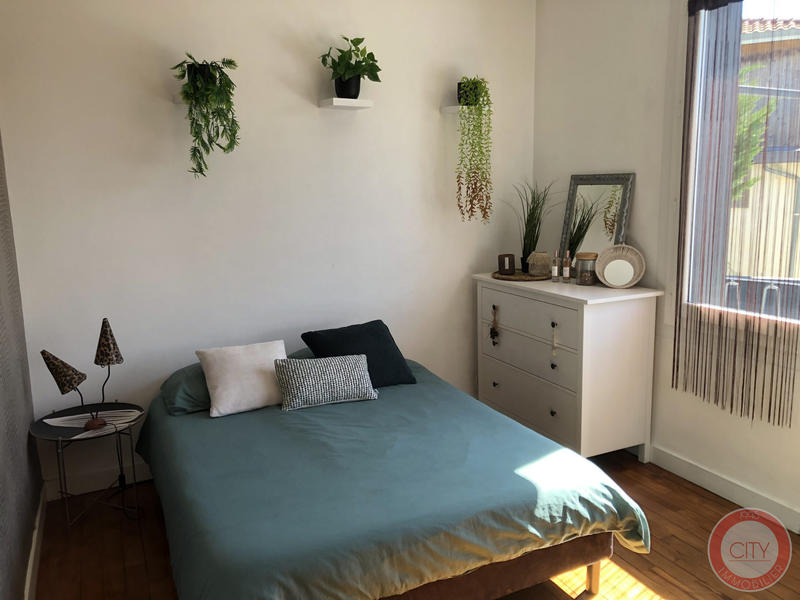 Maison traditionnelle - 223 m² - 9 pièces