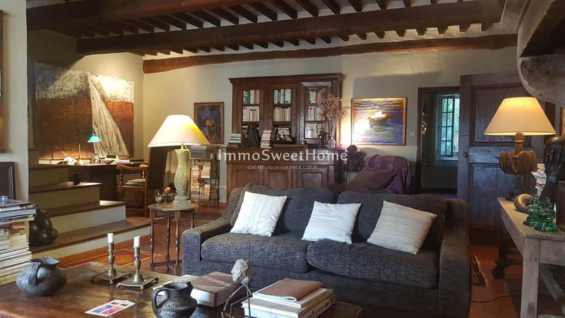 Mas - 338 m² - 14 pièces