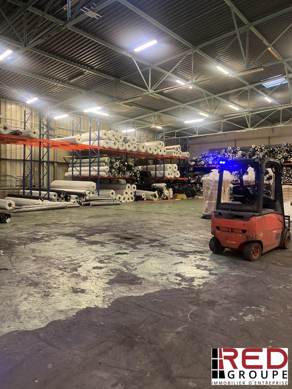 Entrepôt - 1 891 m²