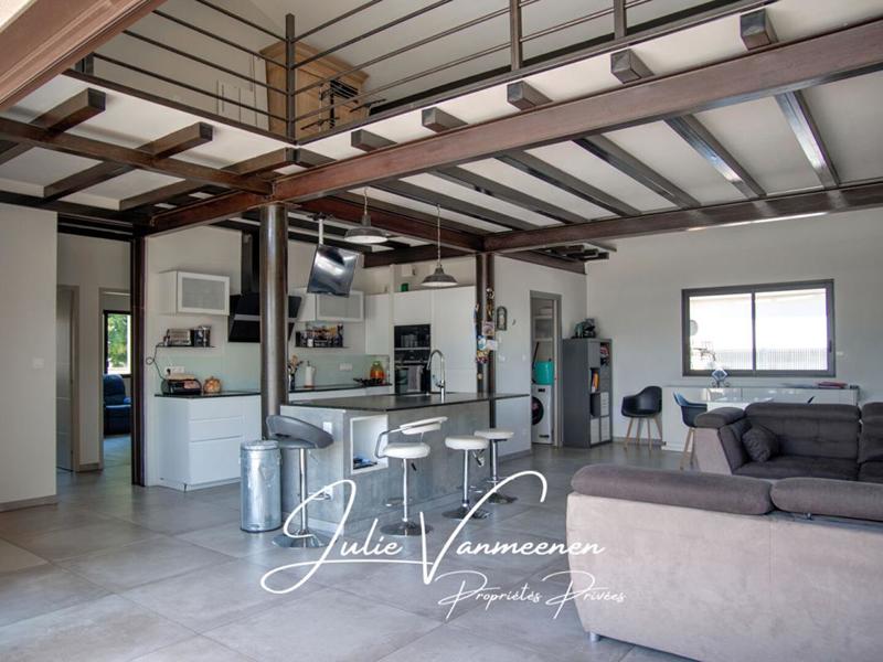 Maison - 250 m² - 7 pièces