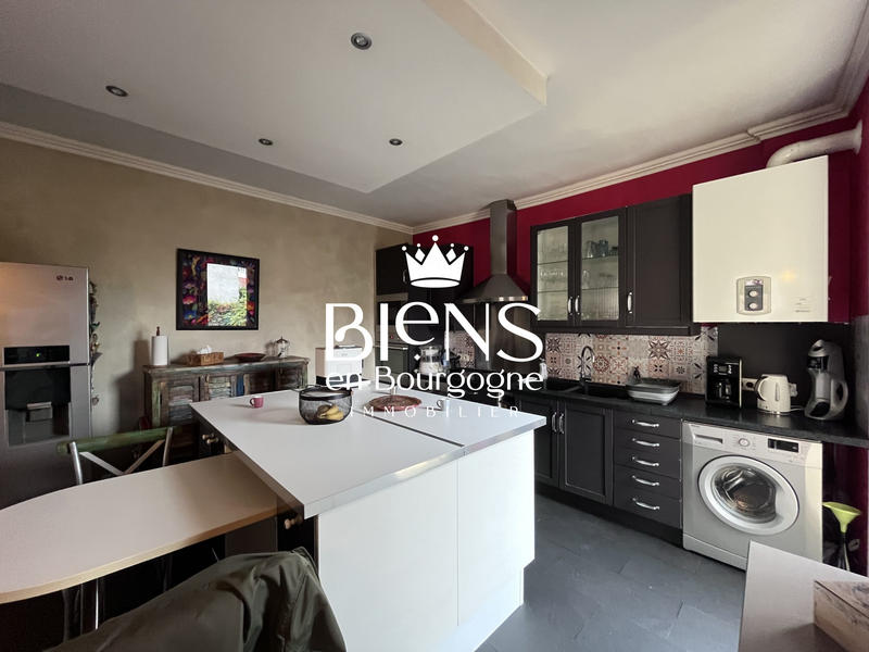 Maison ancienne - 248 m² - 10 pièces