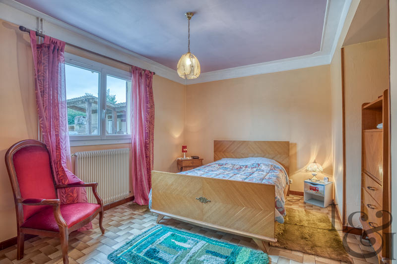 Maison - 365 m² - 13 pièces