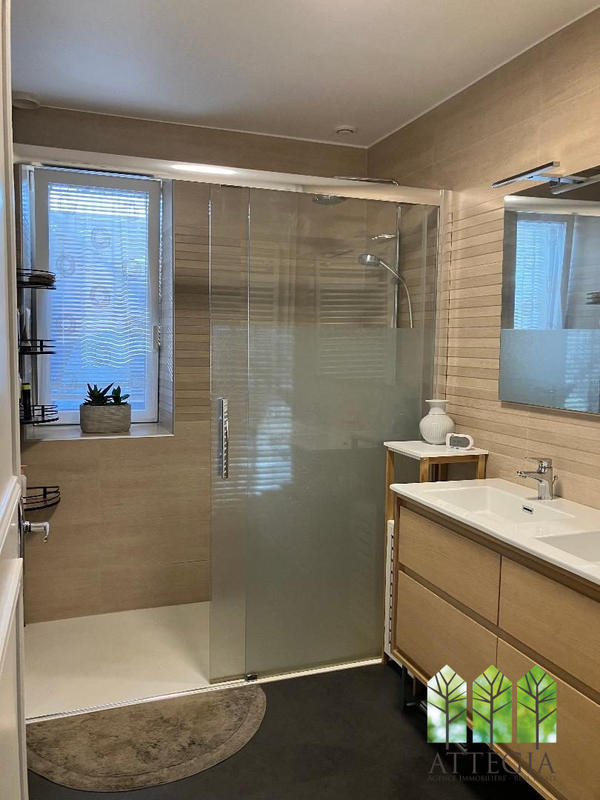 Maison - 175 m² - 8 pièces