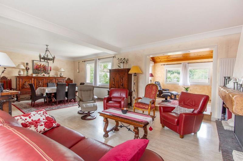 Maison - 232 m² - 11 pièces