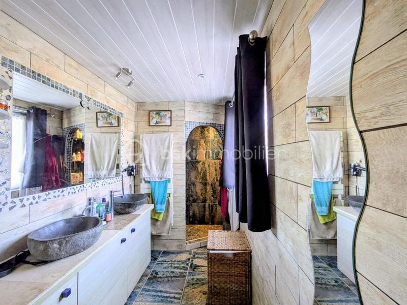 Maison - 196 m² - 8 pièces