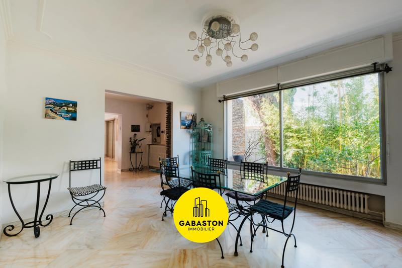 Maison - 255 m² - 6 pièces