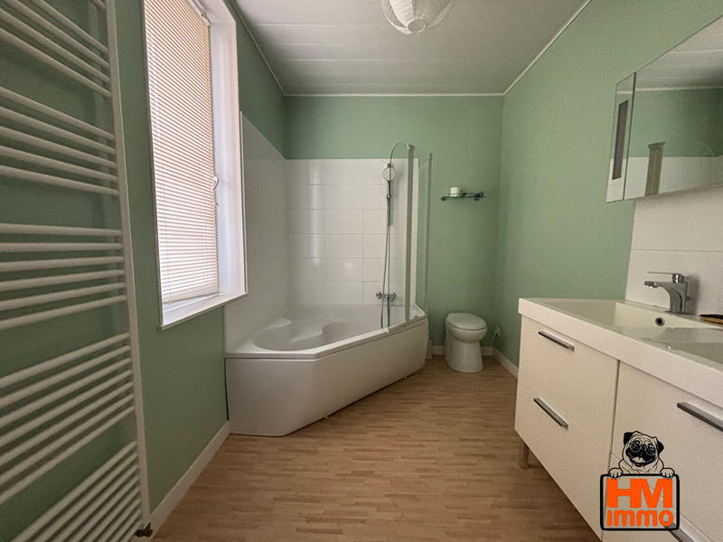 Maison - 180 m² - 9 pièces