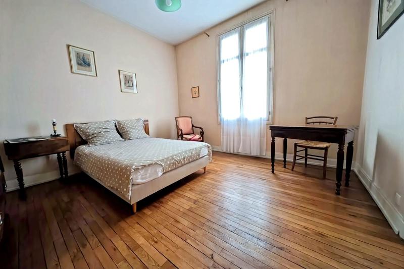 Maison ancienne - 219 m² - 10 pièces