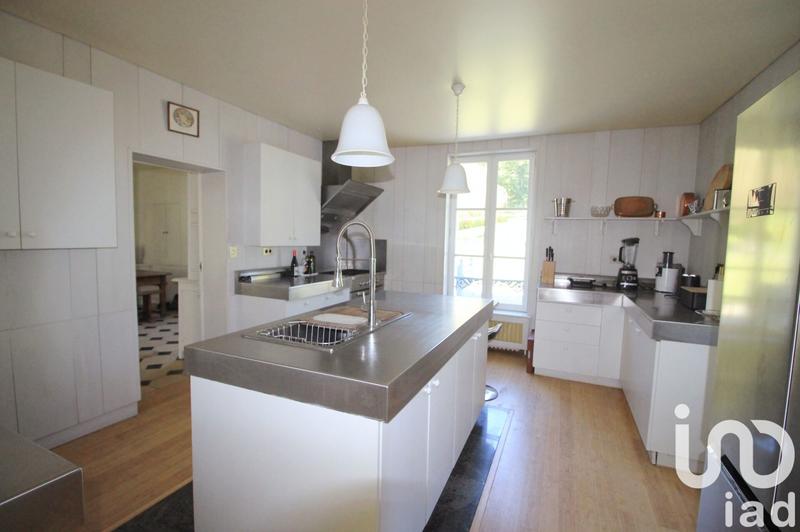 Maison - 290 m² - 9 pièces