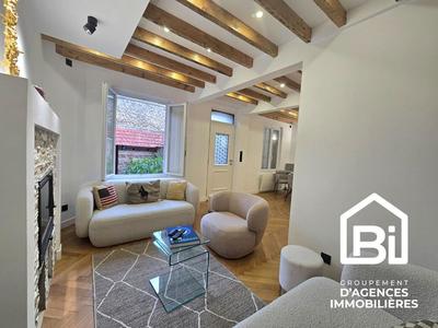 Maison de ville - 104 m² - 8 pièces