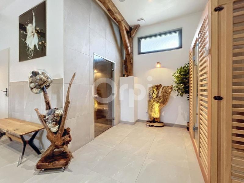 Maison - 236 m² - 7 pièces