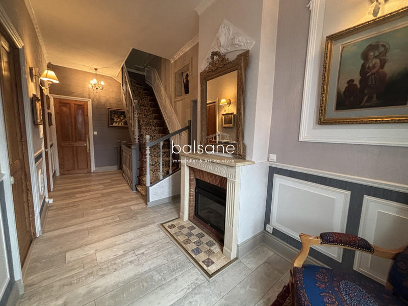 Maison - 180 m² - 8 pièces