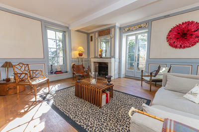 Maison - 283 m² - 13 pièces