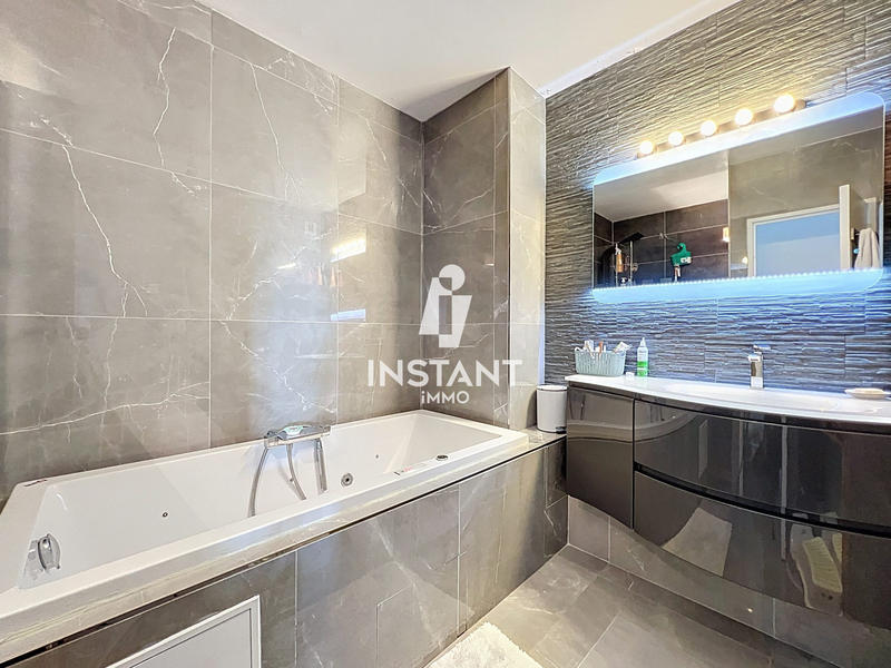 Appartement - 95 m² - 4 pièces