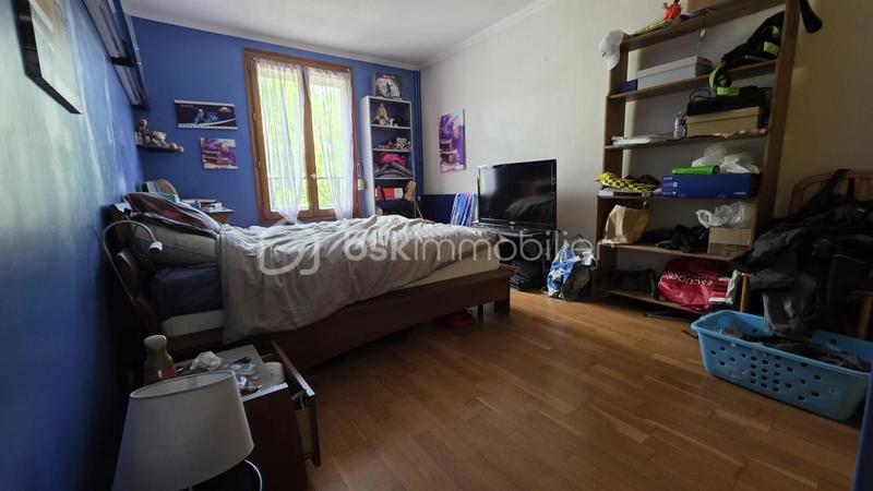 Maison - 300 m² - 10 pièces