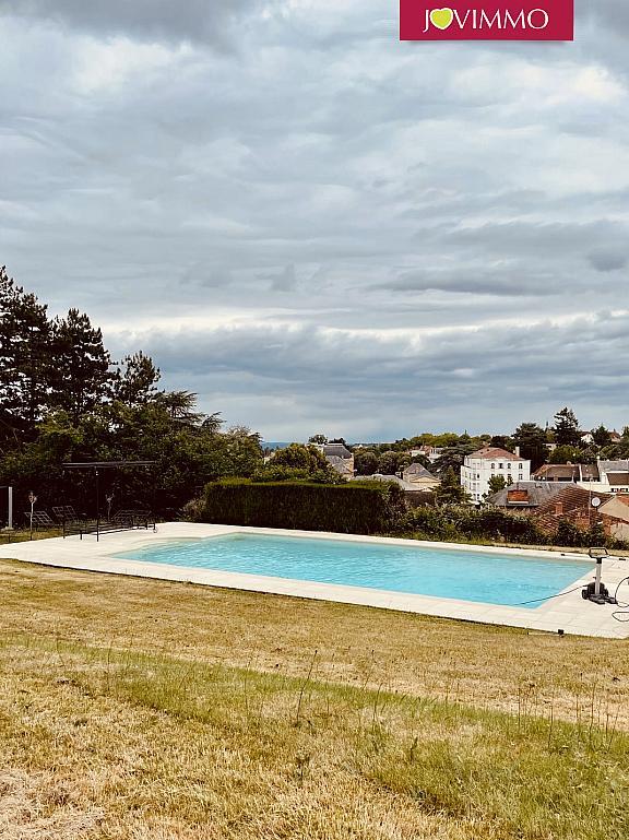 Maison - 254 m² - 10 pièces