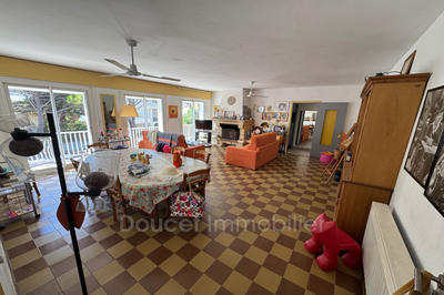 Appartement - 167 m² - 6 pièces