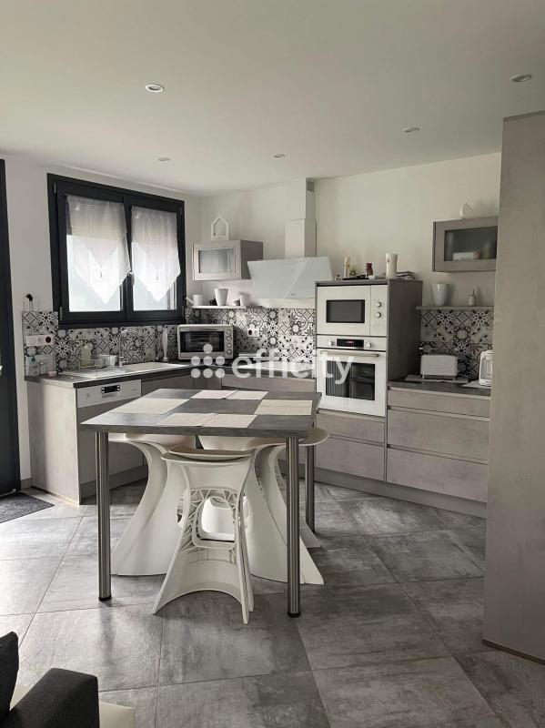 Maison - 228 m² - 6 pièces