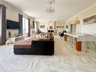 Appartement - 160 m² - 4 pièces