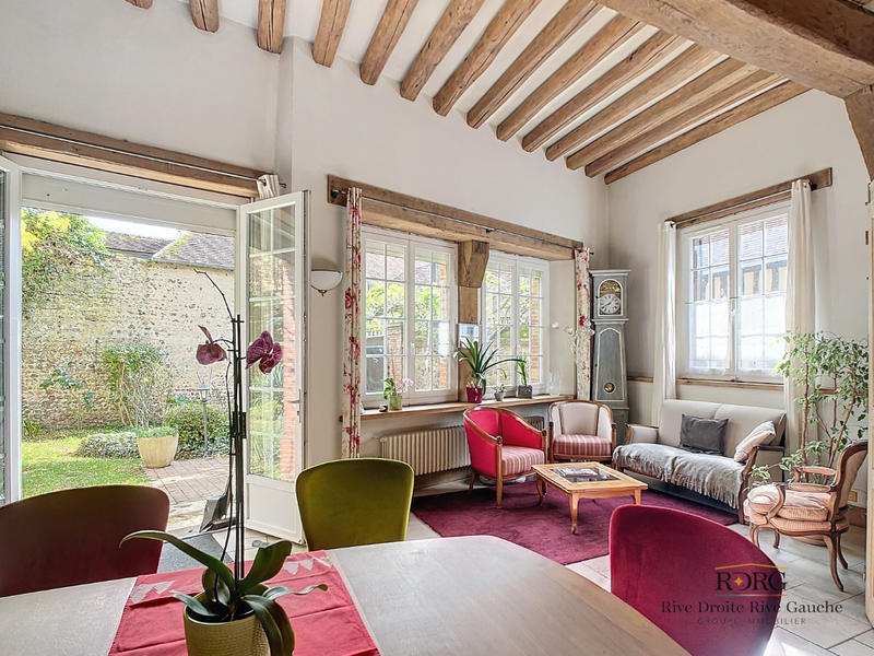 Maison - 214 m² - 8 pièces