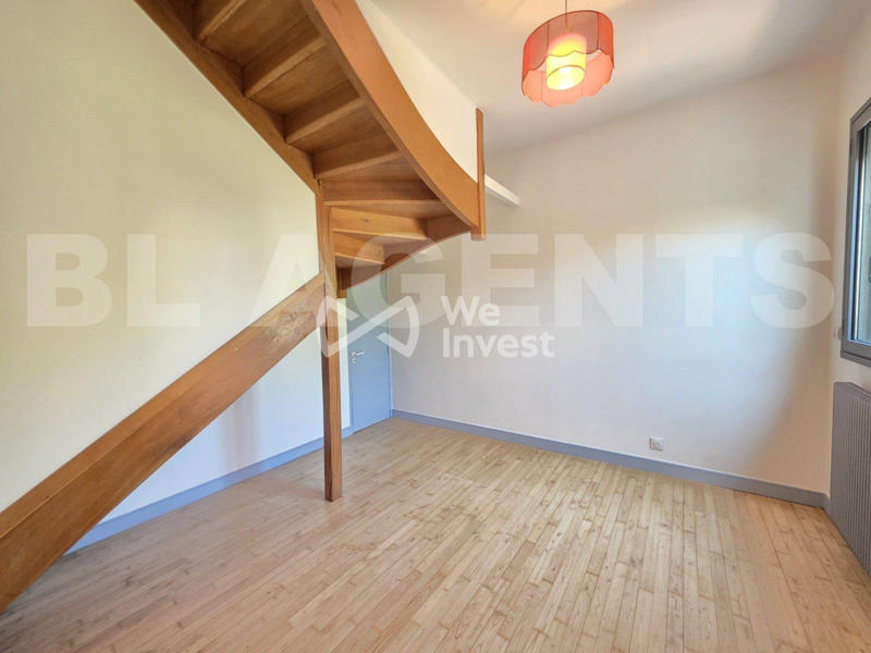 Maison - 240 m² - 6 pièces