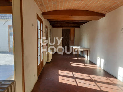 Maison - 300 m² - 10 pièces