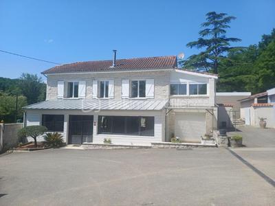 Propriété - 170 m² - 5 pièces