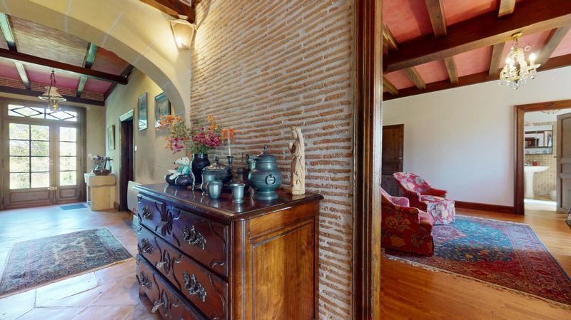 Maison traditionnelle - 280 m² - 8 pièces