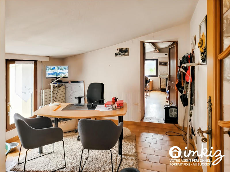 Maison - 307 m² - 15 pièces