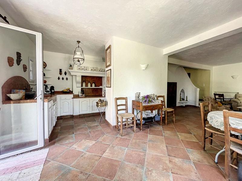 Maison - 314 m² - 7 pièces