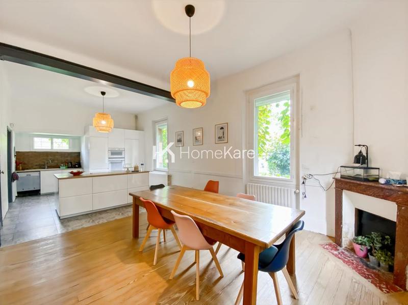 Maison - 240 m² - 7 pièces