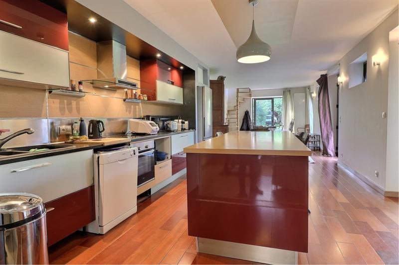 Maison - 289 m² - 8 pièces