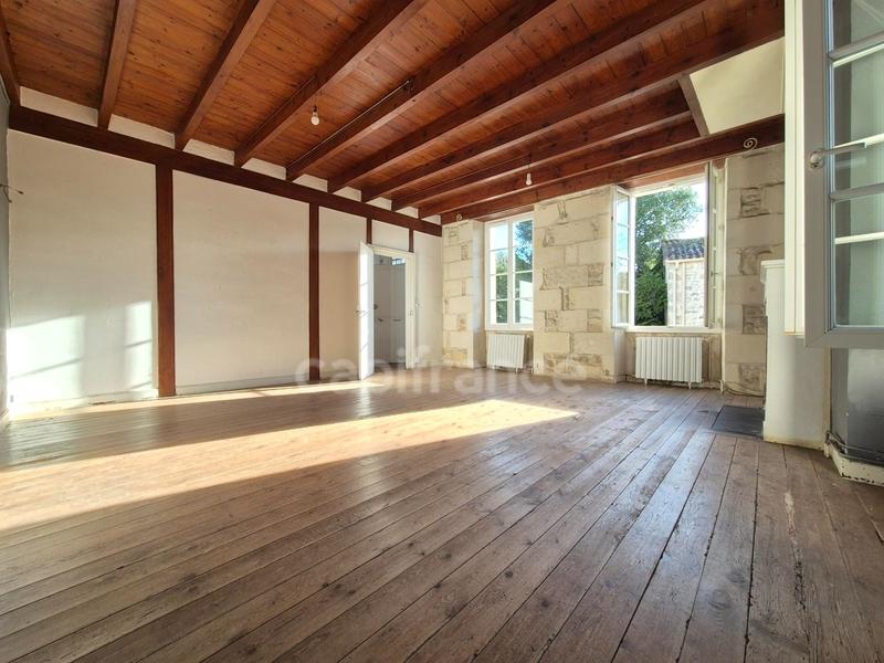 Maison - 260 m² - 7 pièces