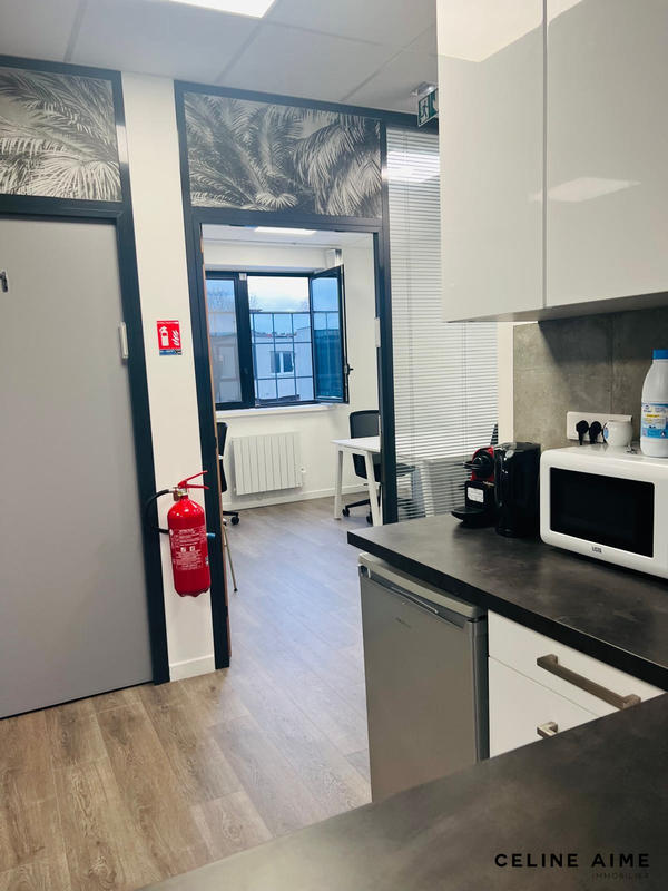 Bureau - 13 m² - 1 pièce