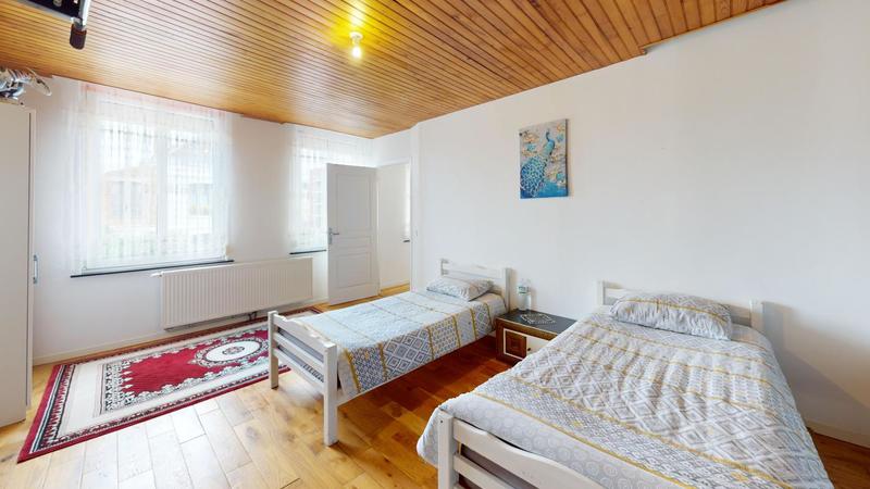 Maison - 310 m² - 8 pièces