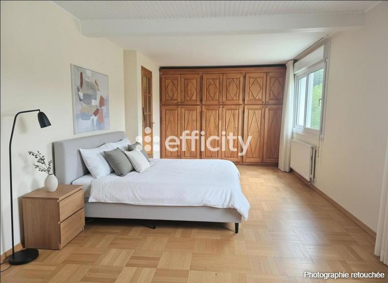 Maison - 184 m² - 7 pièces