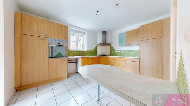 Appartement - 145 m² - 6 pièces